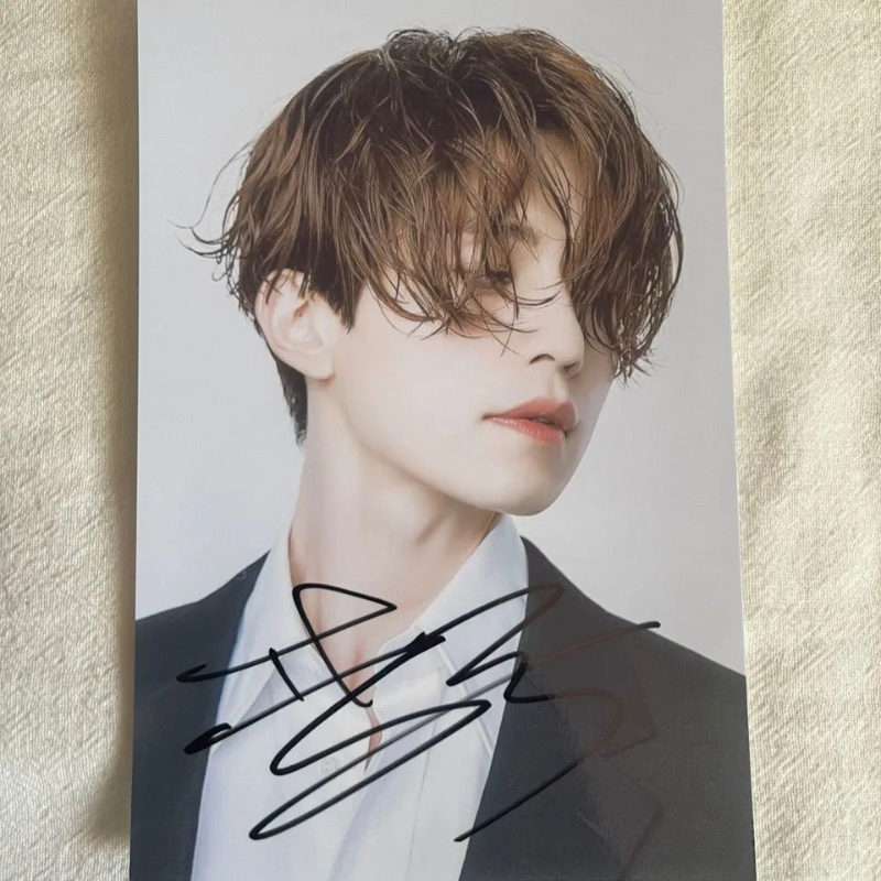 Korean Idol Lee Dong Wook Maga - Korean Lifestyle Magazine ulasan dan harga