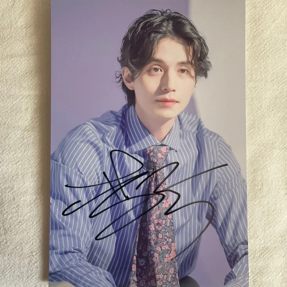 Korean Idol Lee Dong Wook Maga - Korean Lifestyle Magazine ulasan dan harga